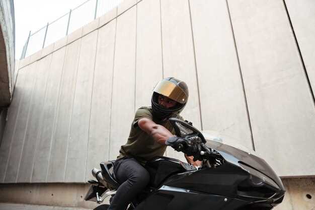 How to Position Yourself Safely Among Vehicles