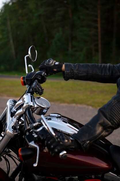 Navigating Group Rides: Communication and Positioning Strategies